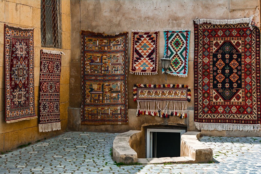 Fusion of Tradition and Modernism in Pakistani Rugs - Imam Carpet Co