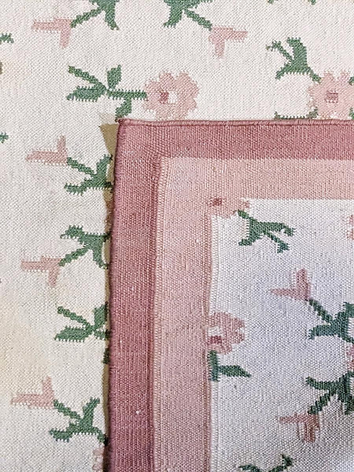 Vivid - Size: 5.8 x 3.10 - Imam Carpet Co