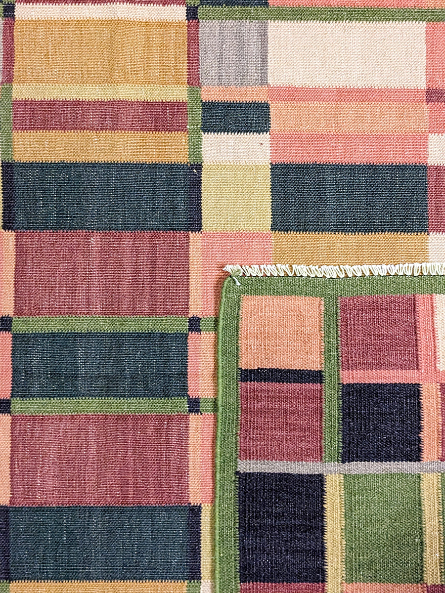 Mythos - Size: 5.10 x 4.1 - Imam Carpet Co