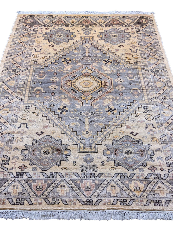 Velveton - Size: 7.11 x 4.11 - Imam Carpet Co