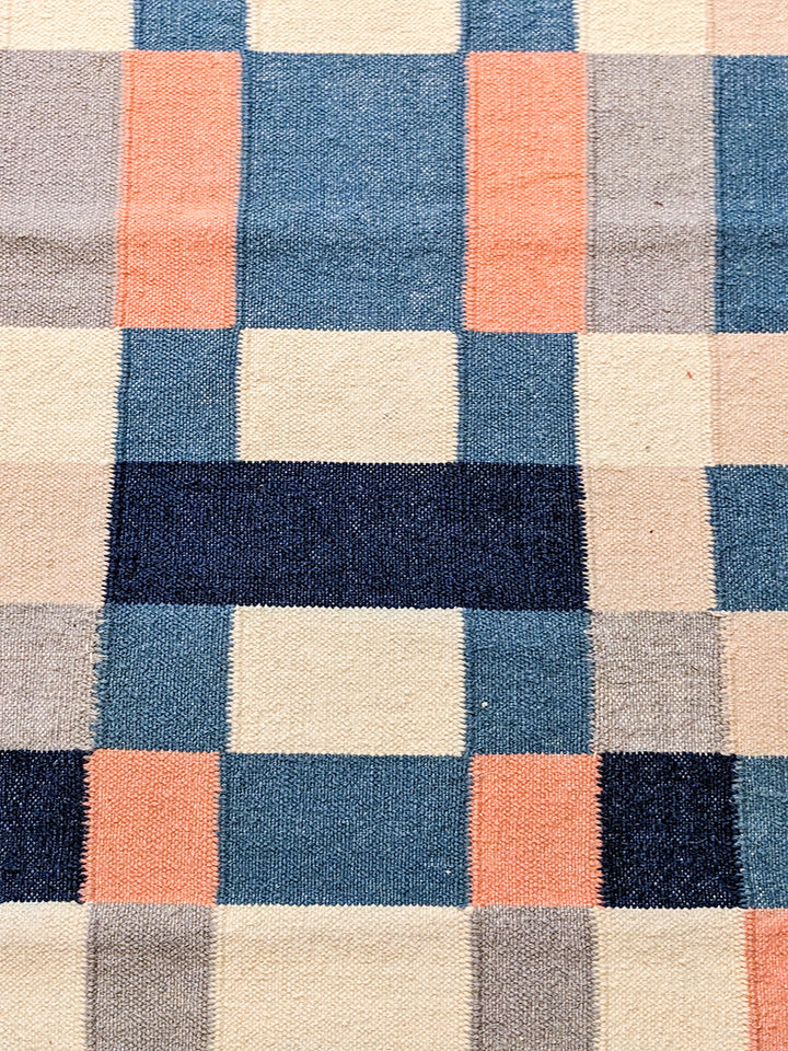 Harmonue - Size: 7.6 x 2.4 - Imam Carpet Co
