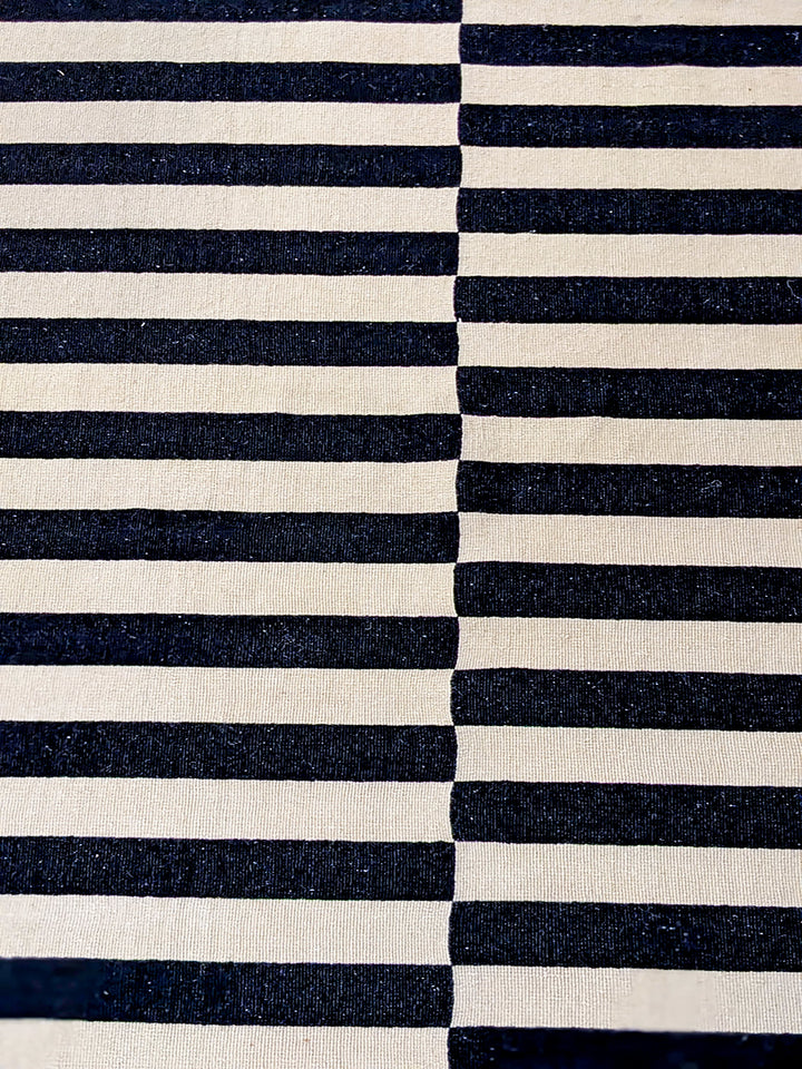 Monochrome - Size: 11 x 8 - Imam Carpet Co