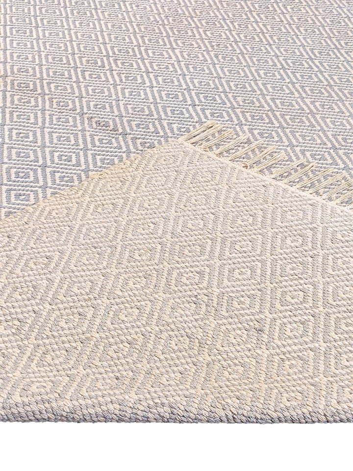 Eclectic - Size: 7.6 x 4.10 - Imam Carpet Co