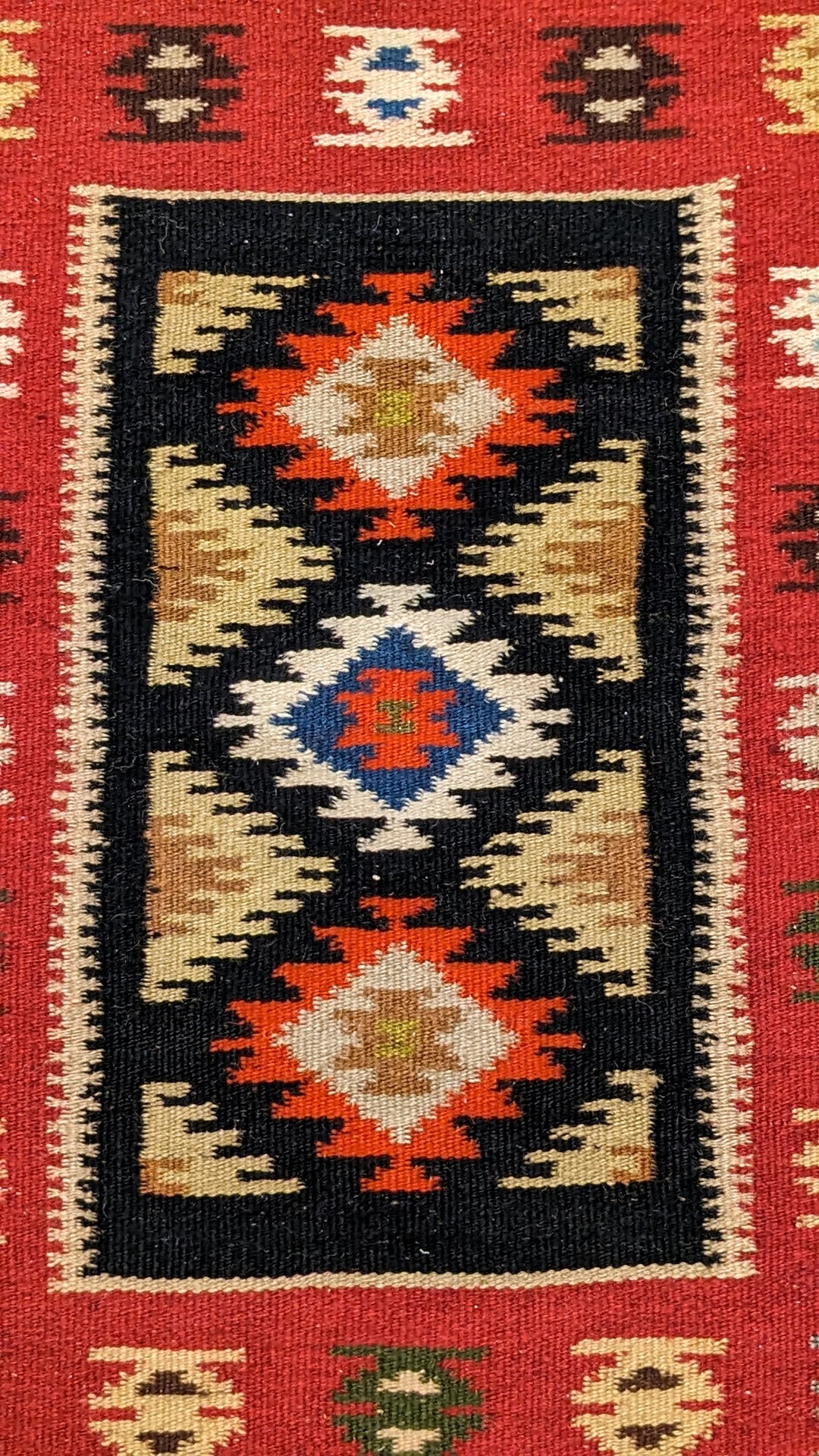 Nomangle - Size: 2.11 x 2.1 - Imam Carpet Co