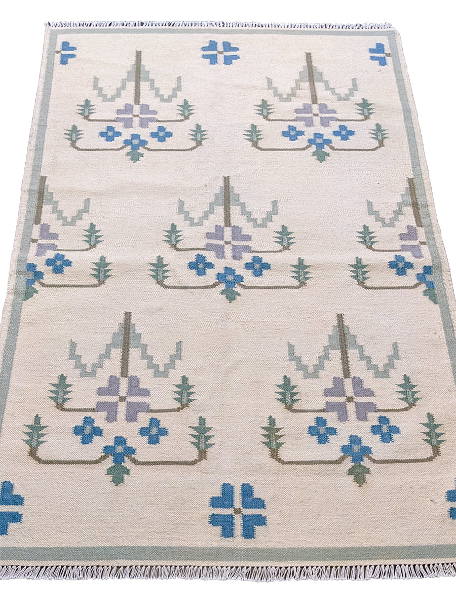Strandy - Size: 5.1 x 3.3 - Imam Carpet Co