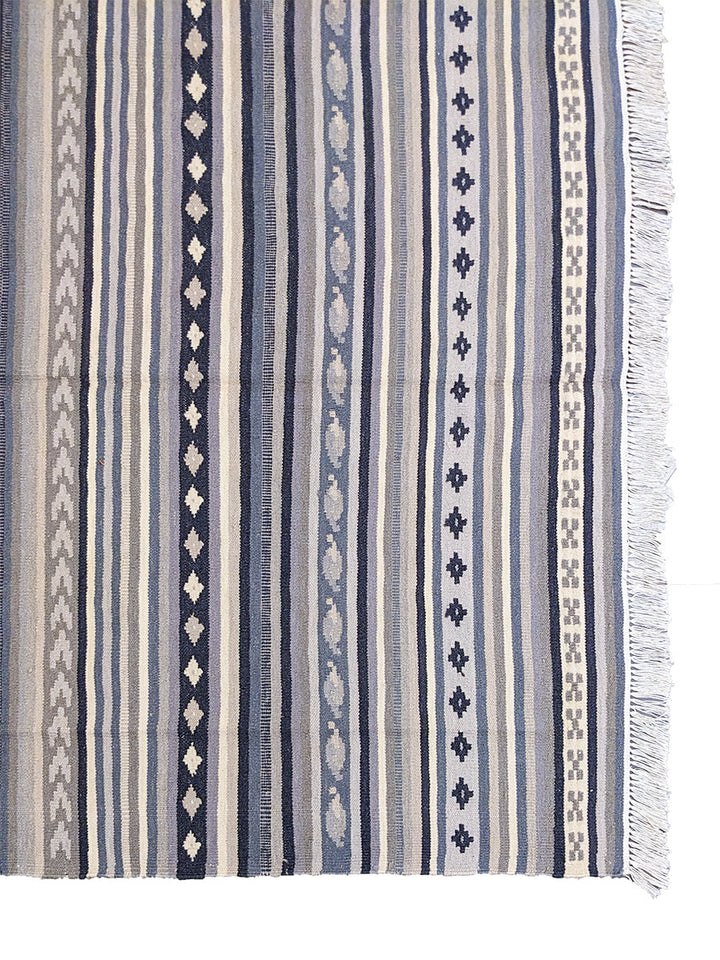 IkatIllusion - Size: 8.4 x 6.4 - Imam Carpet Co