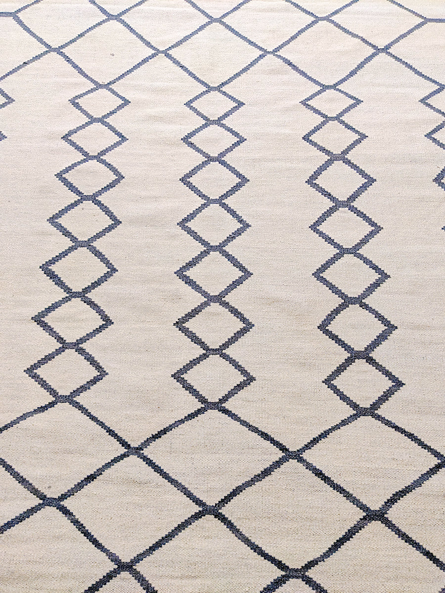 Emblow - Size: 8 x 5.5 - Imam Carpet Co