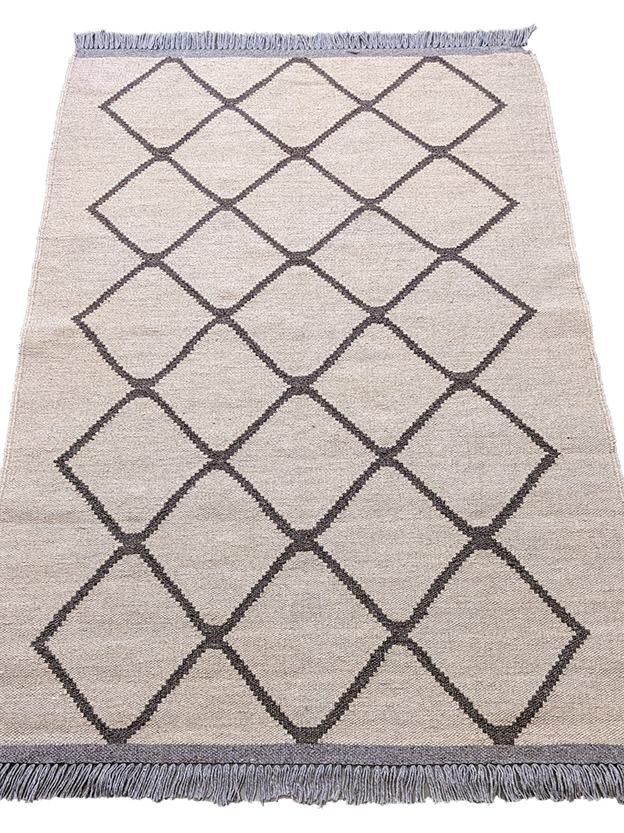 Interlace - Size: 5.2 x 3.2 - Imam Carpet Co