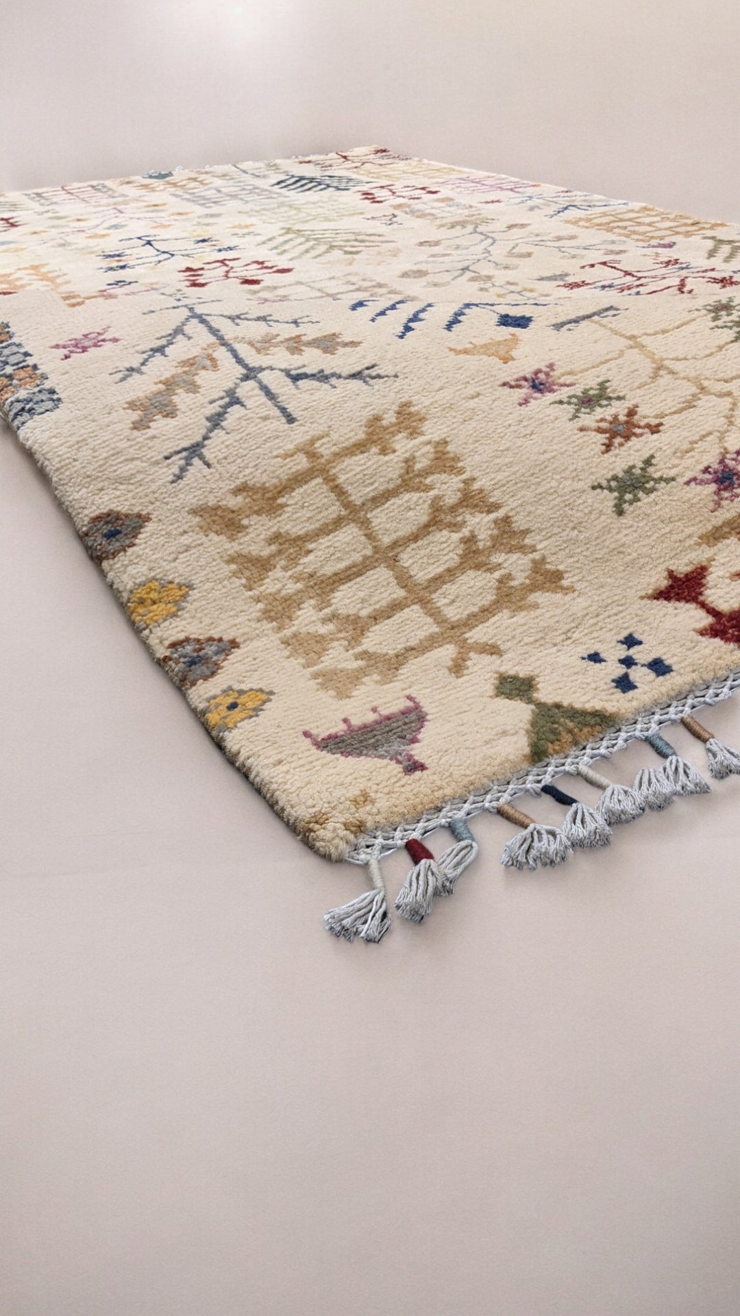 Apsara - Size: 8.2 x 5.1 - Imam Carpet Co