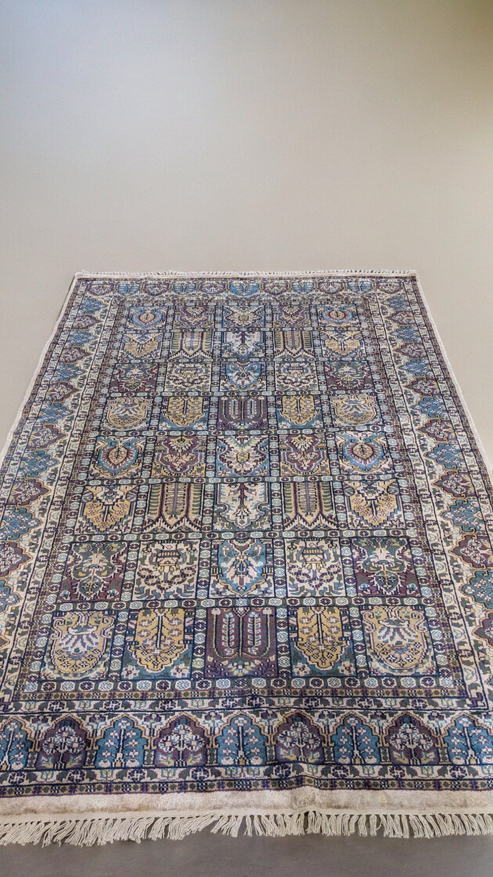 Reshmi - Size: 6 x 4 - Imam Carpet Co