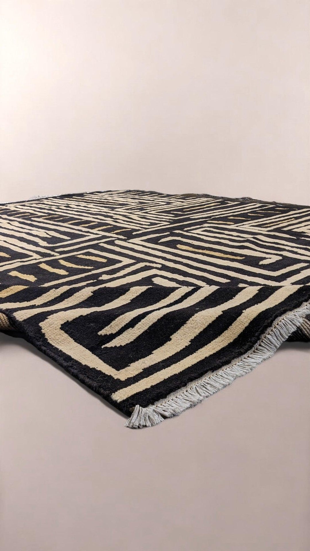 Zulu Hand Knotted Rug - Size: 9.10 x 8