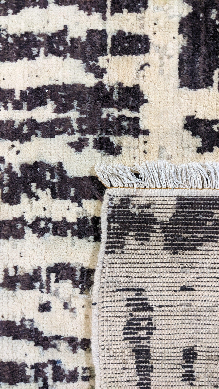 Tuareg Hand Knotted Rug - Size: 10 x 8