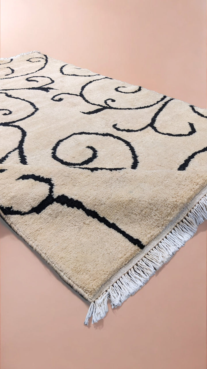 Lynx Hand Knotted Rug - Size: 6 x 4