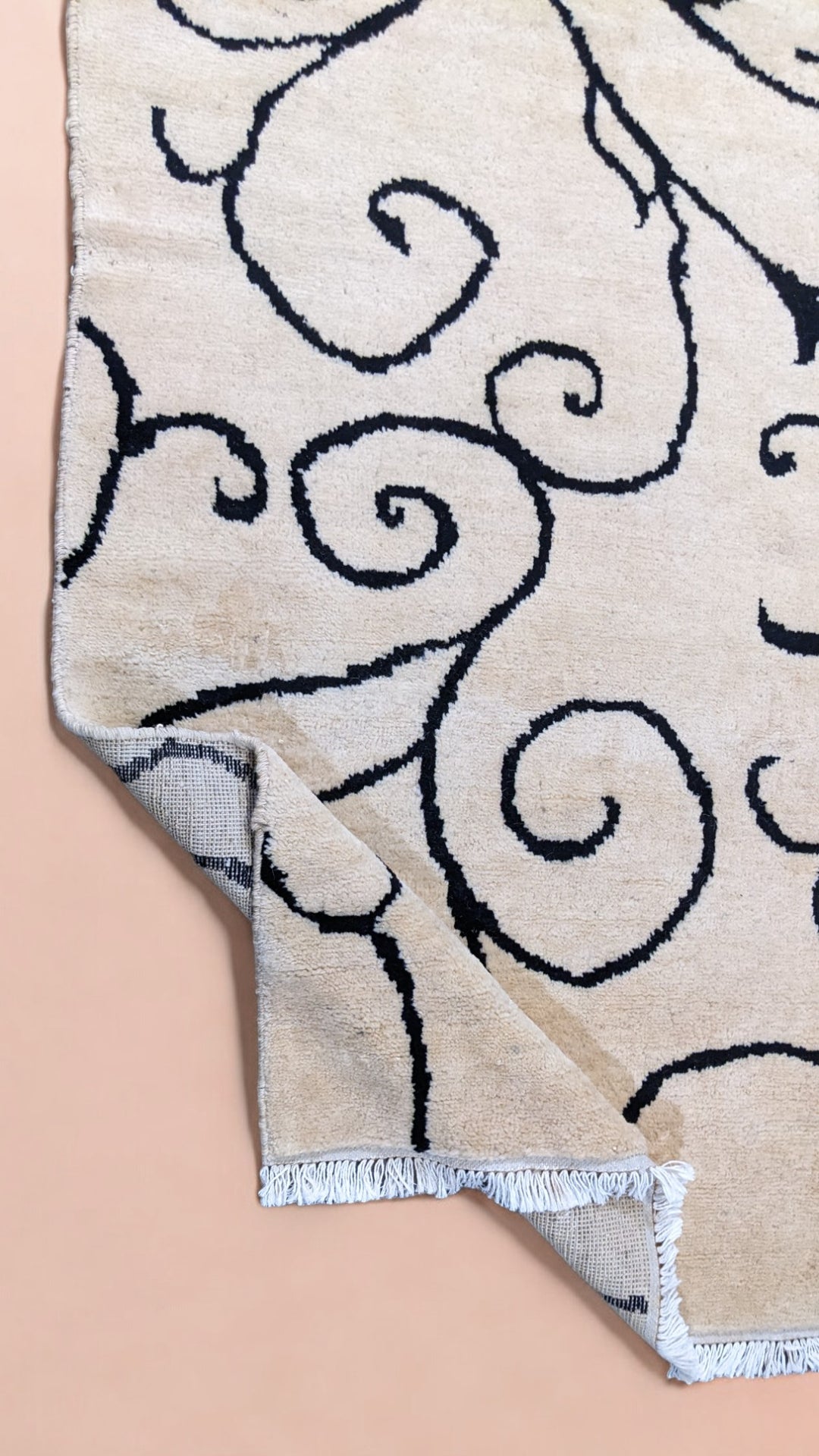 Lynx Hand Knotted Rug - Size: 6 x 4