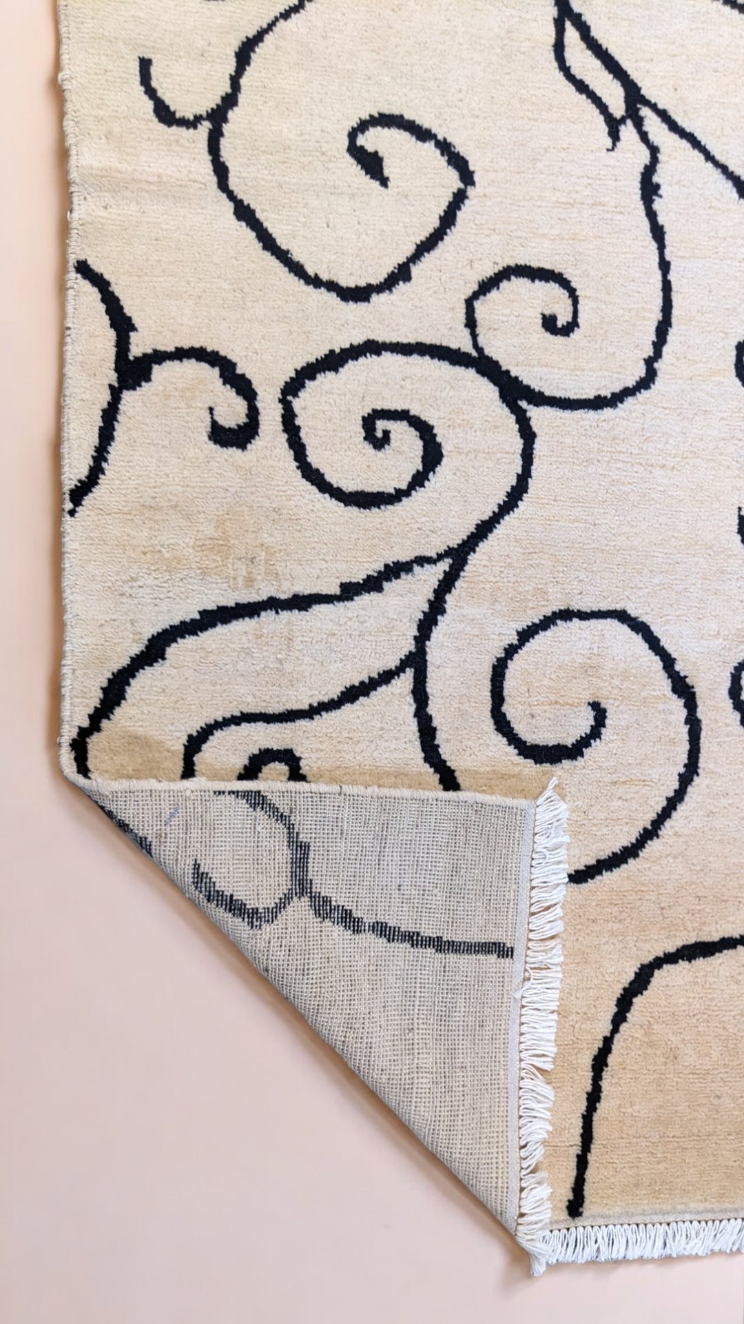 Lynx Hand Knotted Rug - Size: 6 x 4