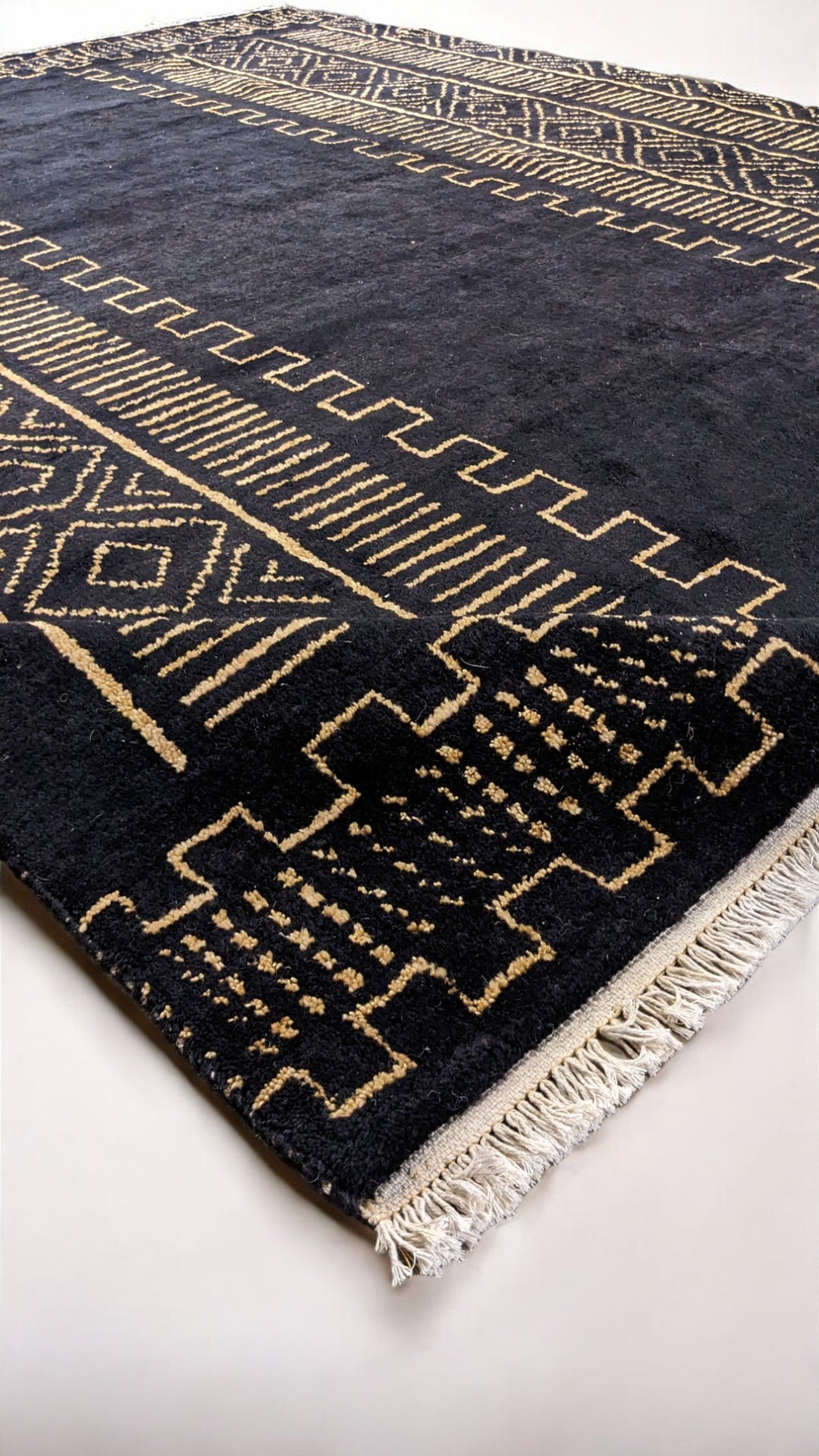 Raven Berber Wool Rug - Size: 9.11 x 8