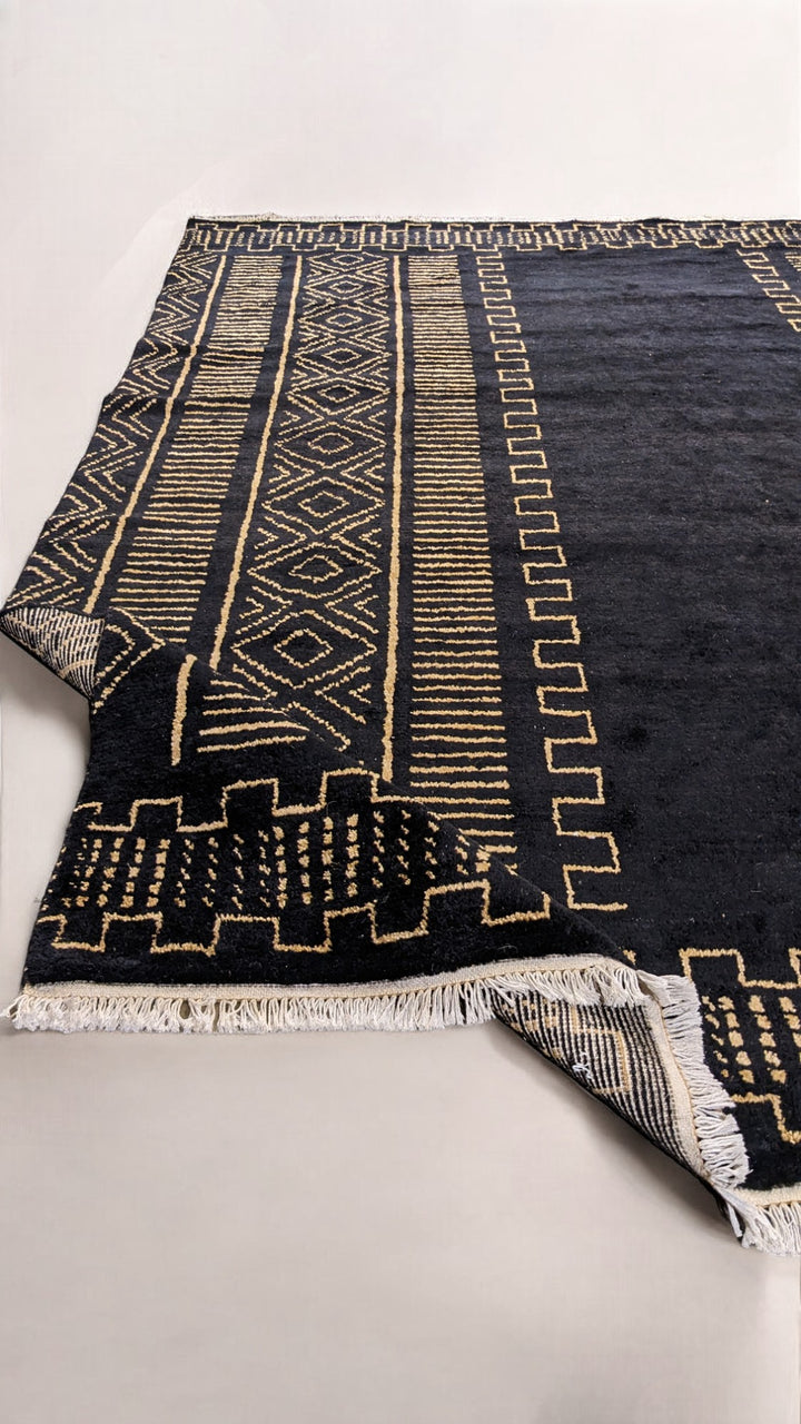 Raven Berber Wool Rug - Size: 9.11 x 8