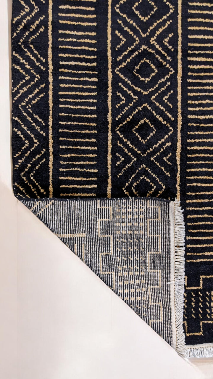 Raven Berber Wool Rug - Size: 9.11 x 8