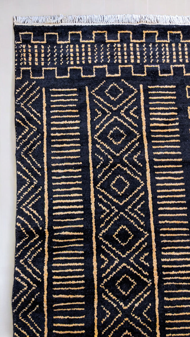 Raven Berber Wool Rug - Size: 9.11 x 8