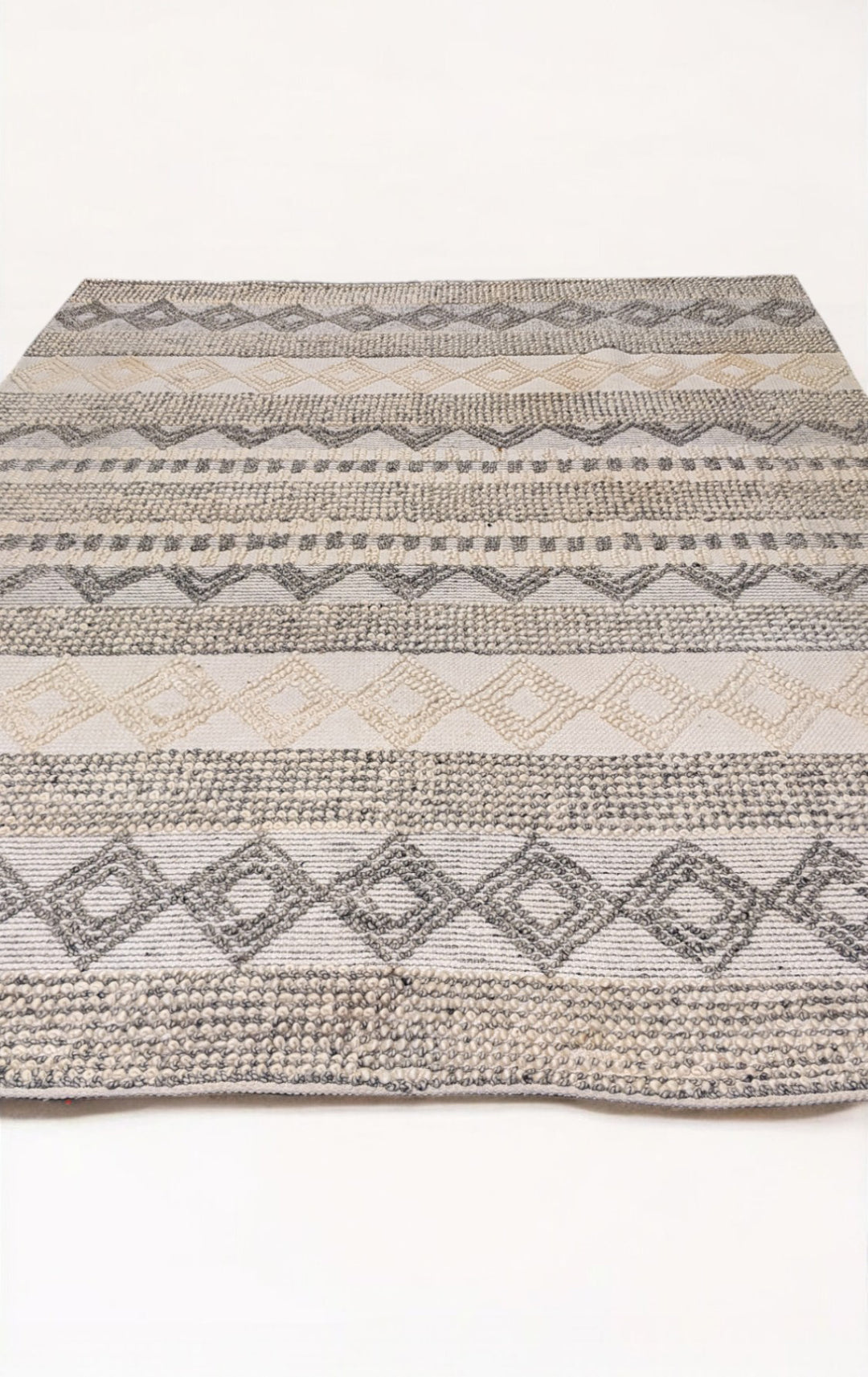 Eumo Modern Textured Wool Rug - Size: 10.2 x 7.4