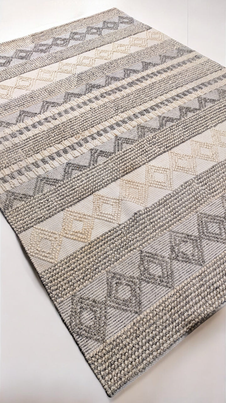Eumo Modern Textured Wool Rug - Size: 10.2 x 7.4
