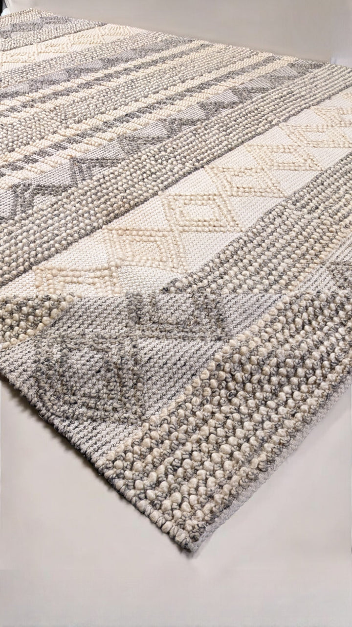 Eumo Modern Textured Wool Rug - Size: 10.2 x 7.4