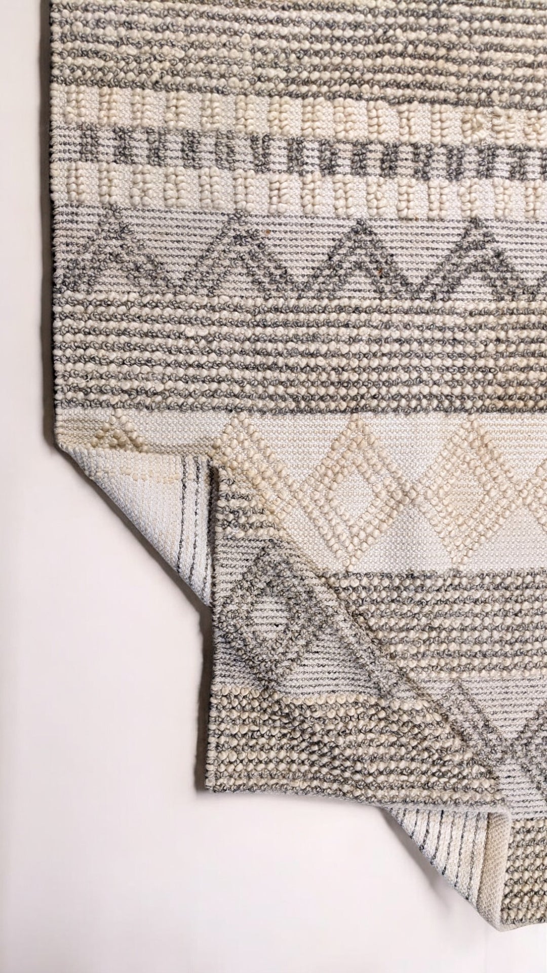 Eumo Modern Textured Wool Rug - Size: 10.2 x 7.4
