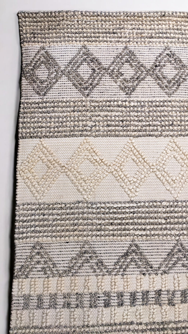 Eumo Modern Textured Wool Rug - Size: 10.2 x 7.4