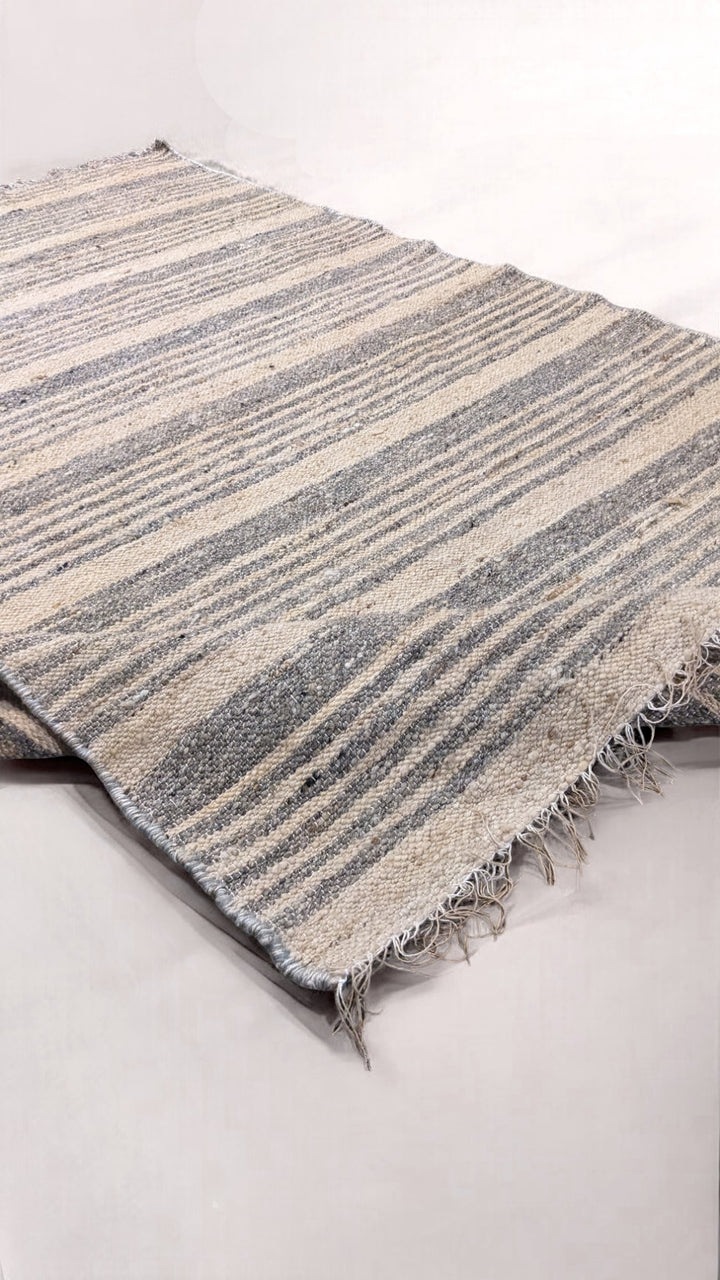 Modern Flatweave Rug - Size: 5.9 x 3.6