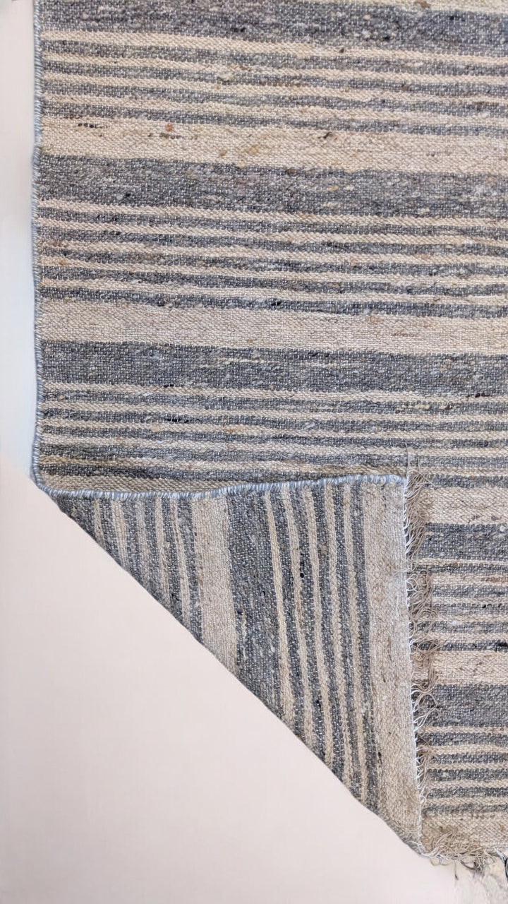 Modern Flatweave Rug - Size: 5.9 x 3.6