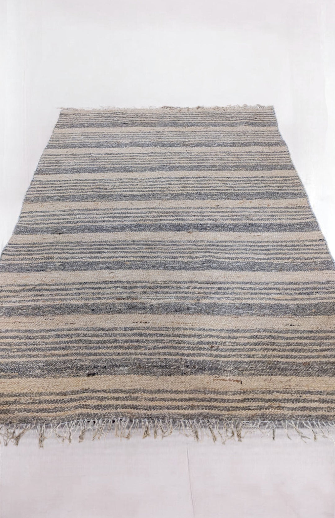 Modern Flatweave Rug - Size: 5.9 x 3.6