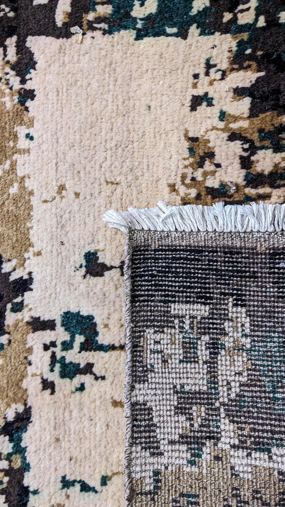 Giro Hand Knotted Rug - Size: 10.4 x 8.1