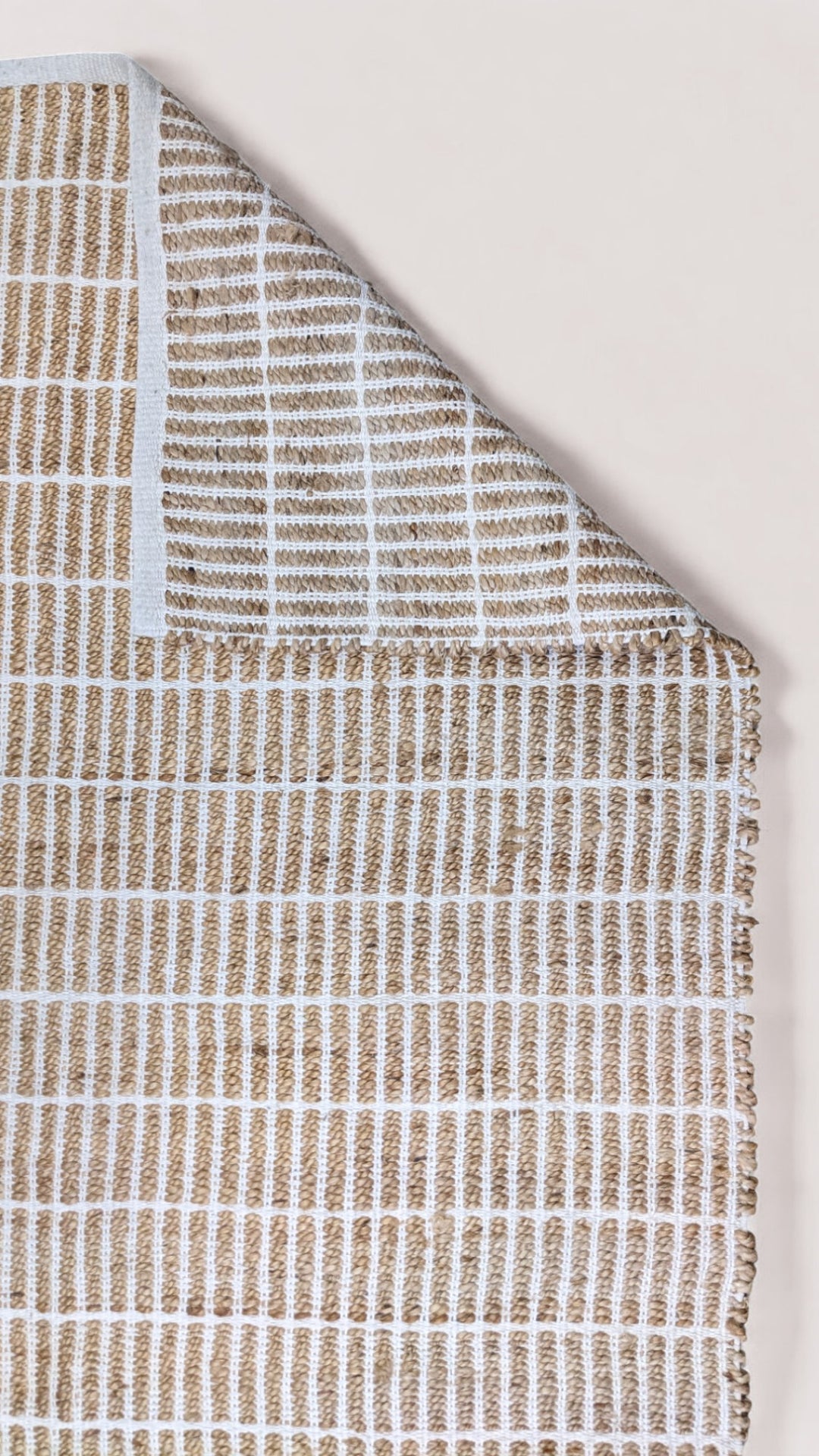 Vistara Natural Jute Rug - Size: 6 x 4