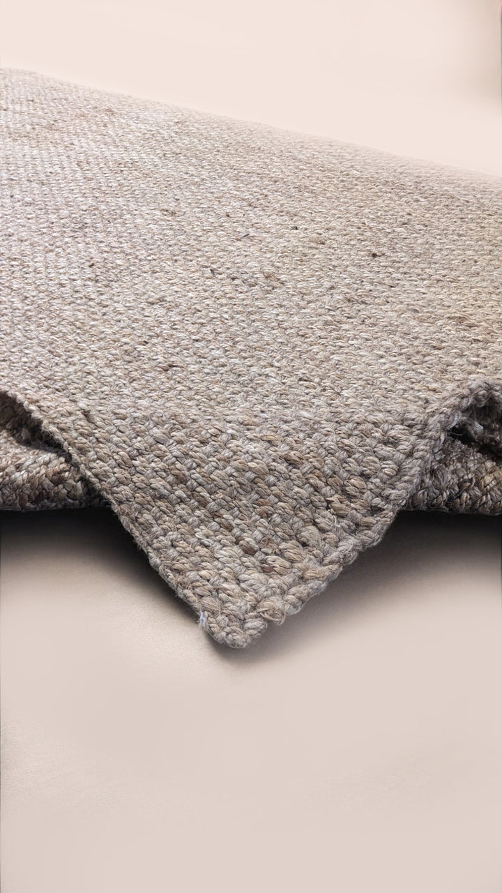 Braided Natural Jute Rug - Size: 8 x 5