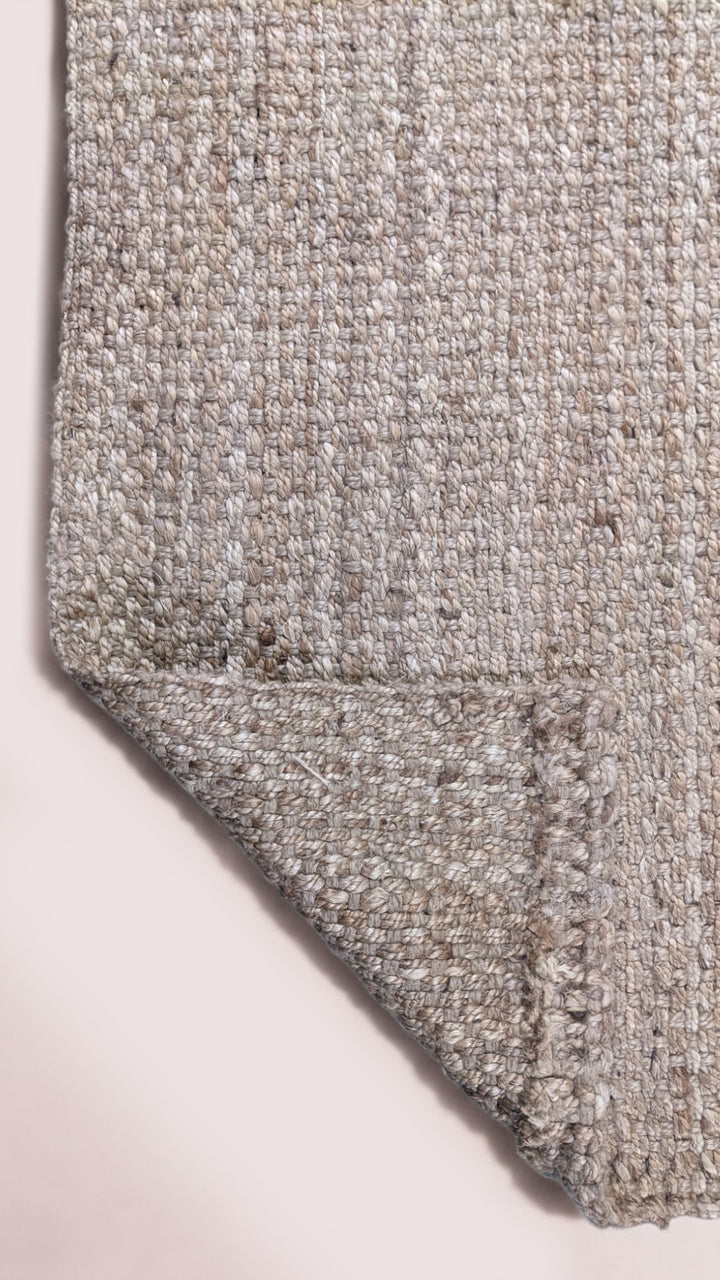 Braided Natural Jute Rug - Size: 8 x 5