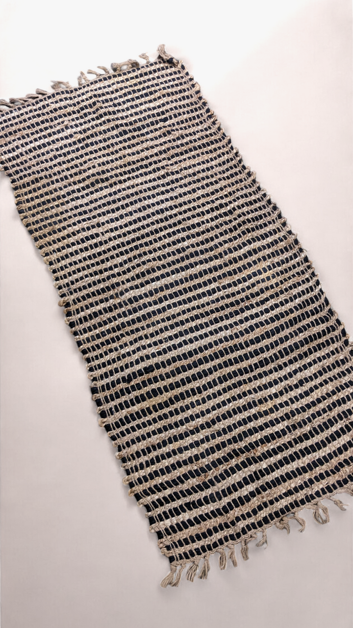 Braided Natural Jute Rug - Size: 4.9 x 2.3