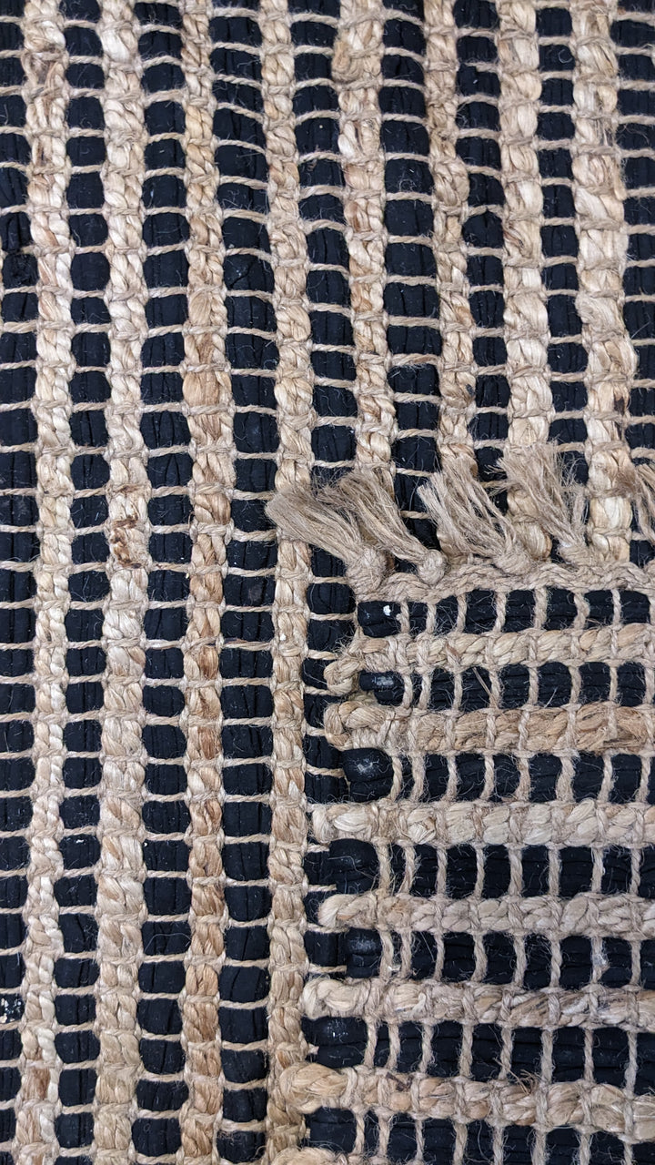 Braided Natural Jute Rug - Size: 4.9 x 2.3