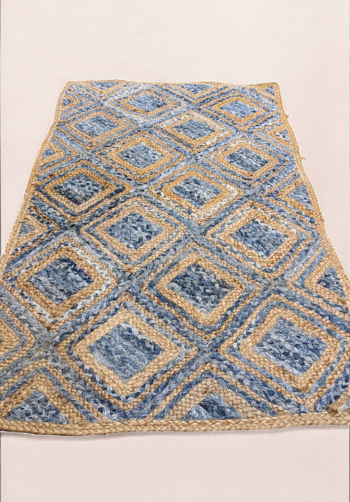 Tressa Natural Jute Rug - Size: 5.1 x 3