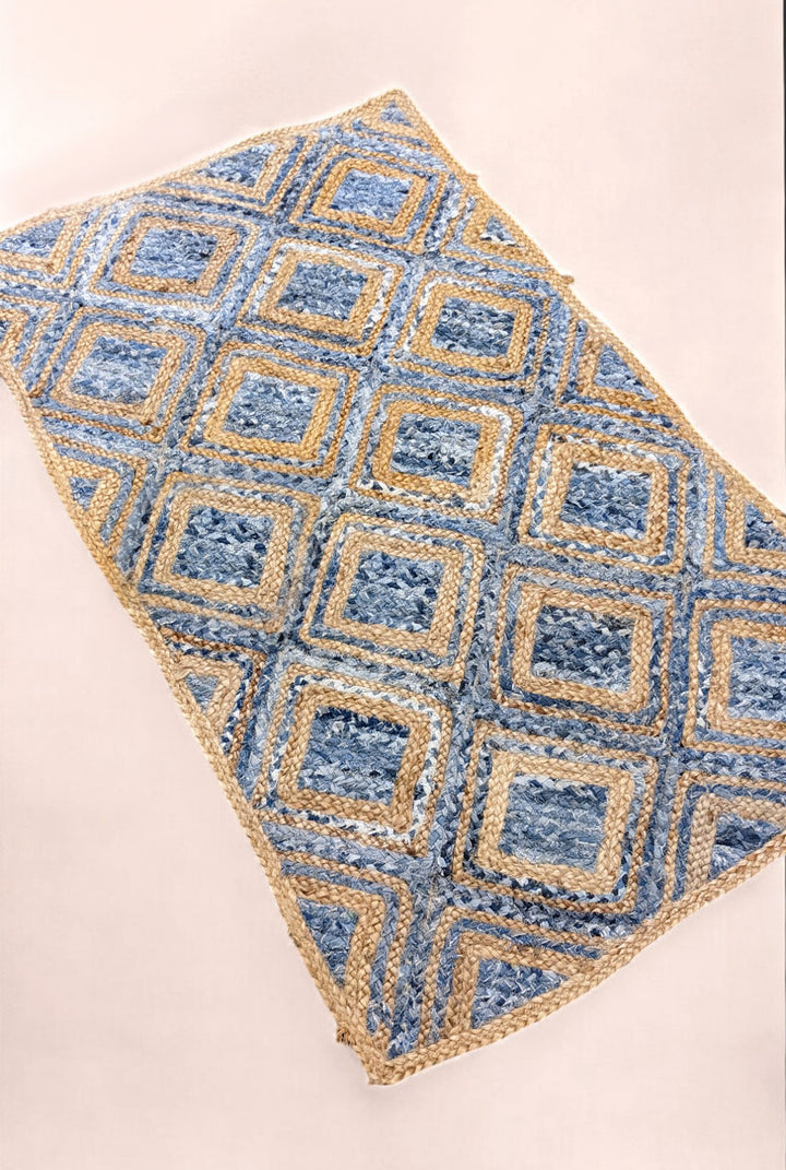 Tressa Natural Jute Rug - Size: 5.1 x 3