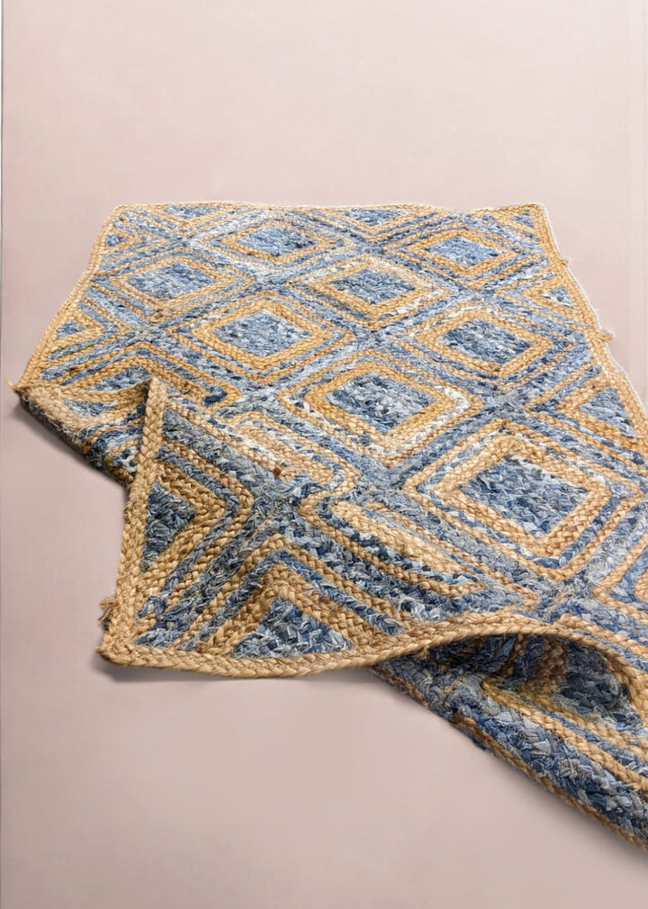 Tressa Natural Jute Rug - Size: 5.1 x 3