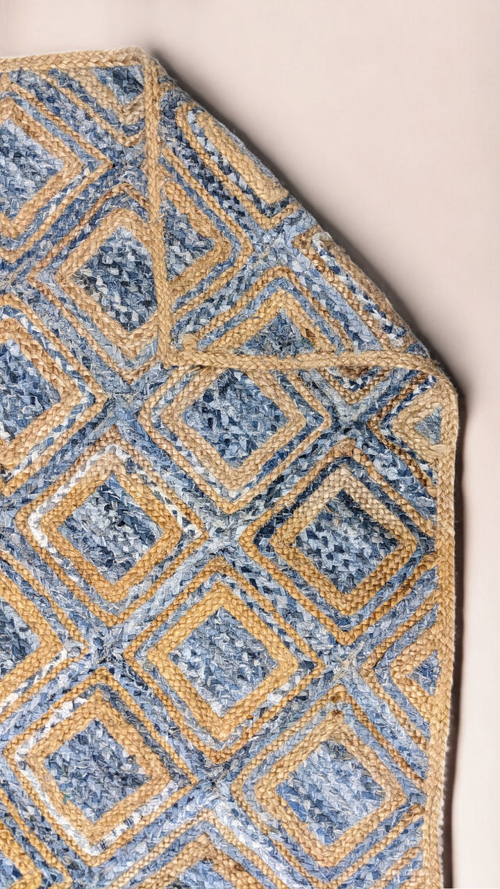 Tressa Natural Jute Rug - Size: 5.1 x 3