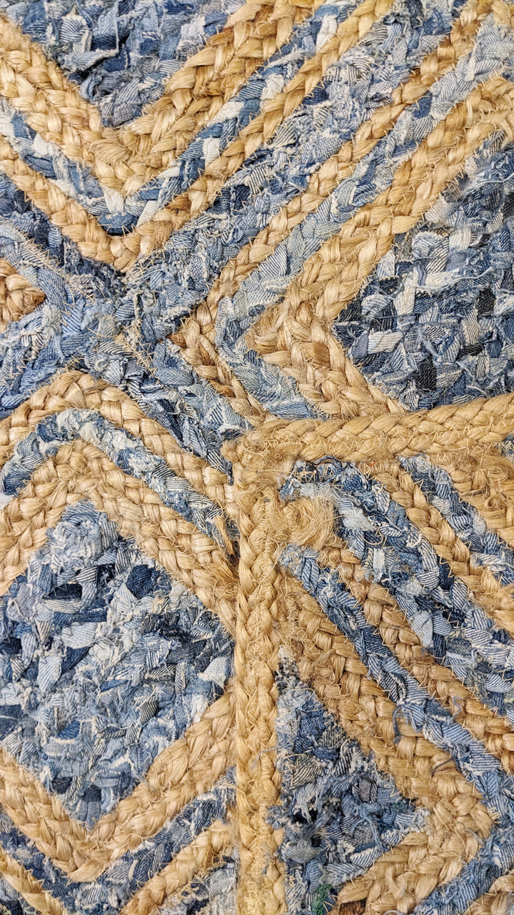 Tressa Natural Jute Rug - Size: 5.1 x 3