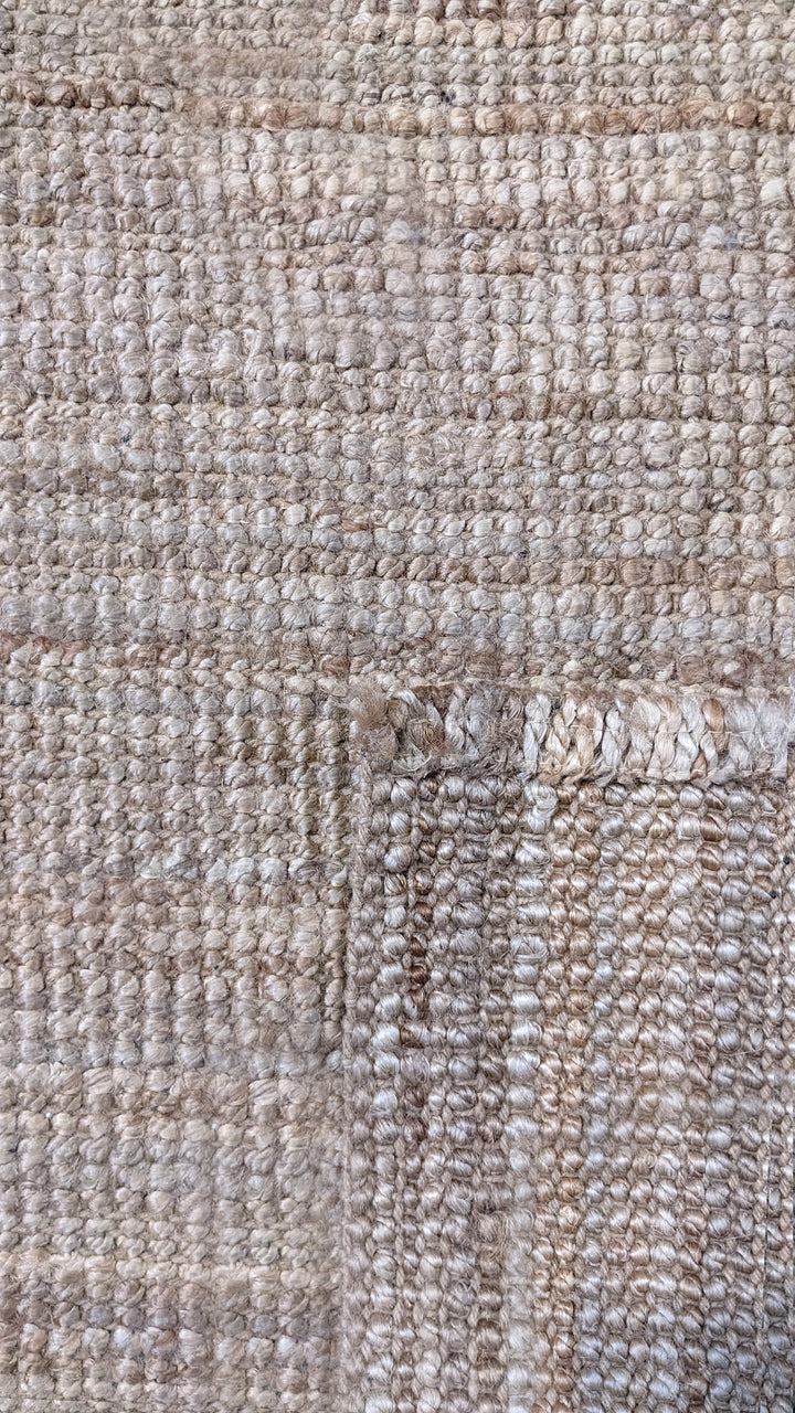 Ravia - Size: 4.9 x 2.7