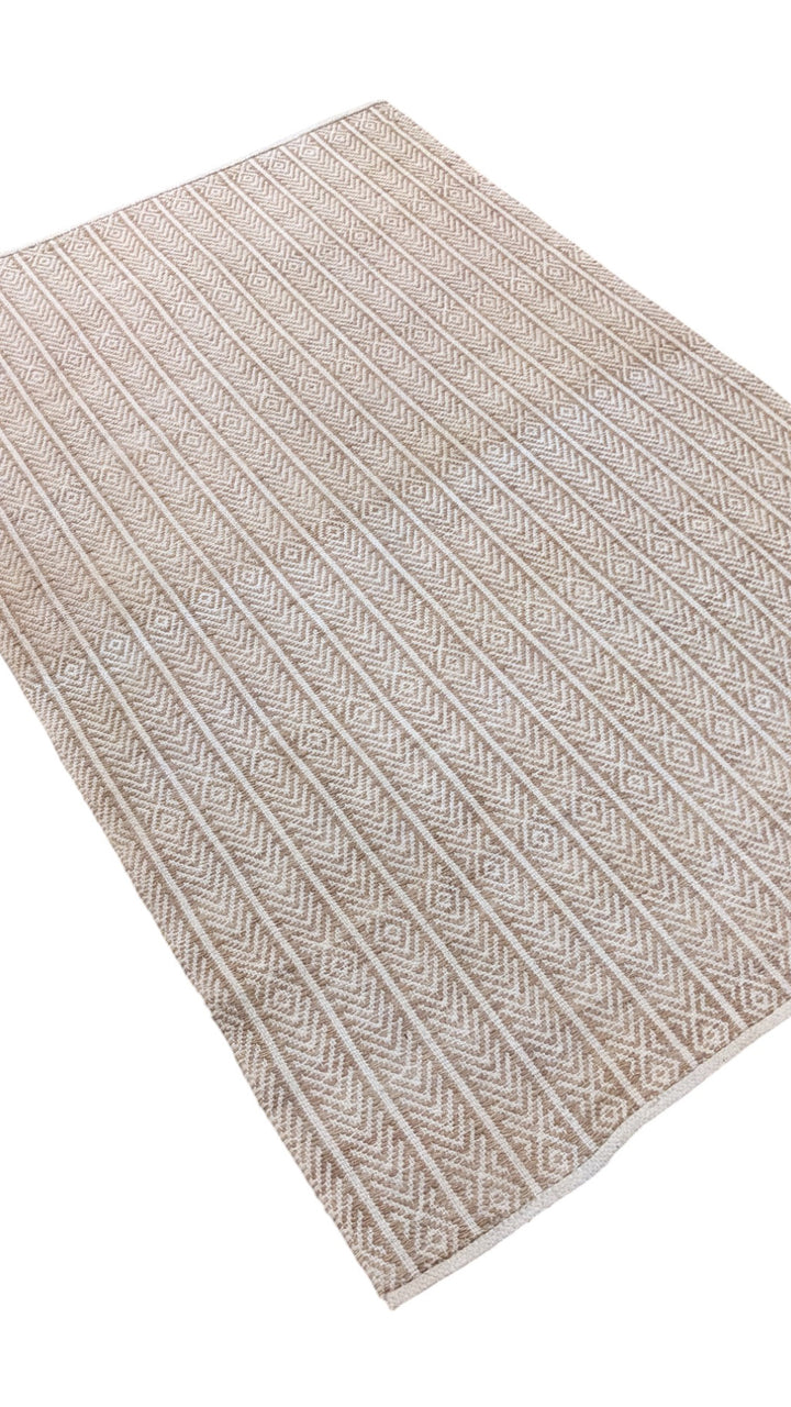 Loop Natural Jute Rug - Size: 6.11 x 4.8