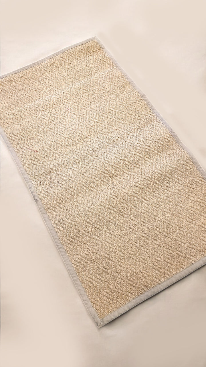 Braided Natural Jute Rug - Size: 4.9 x 2.7