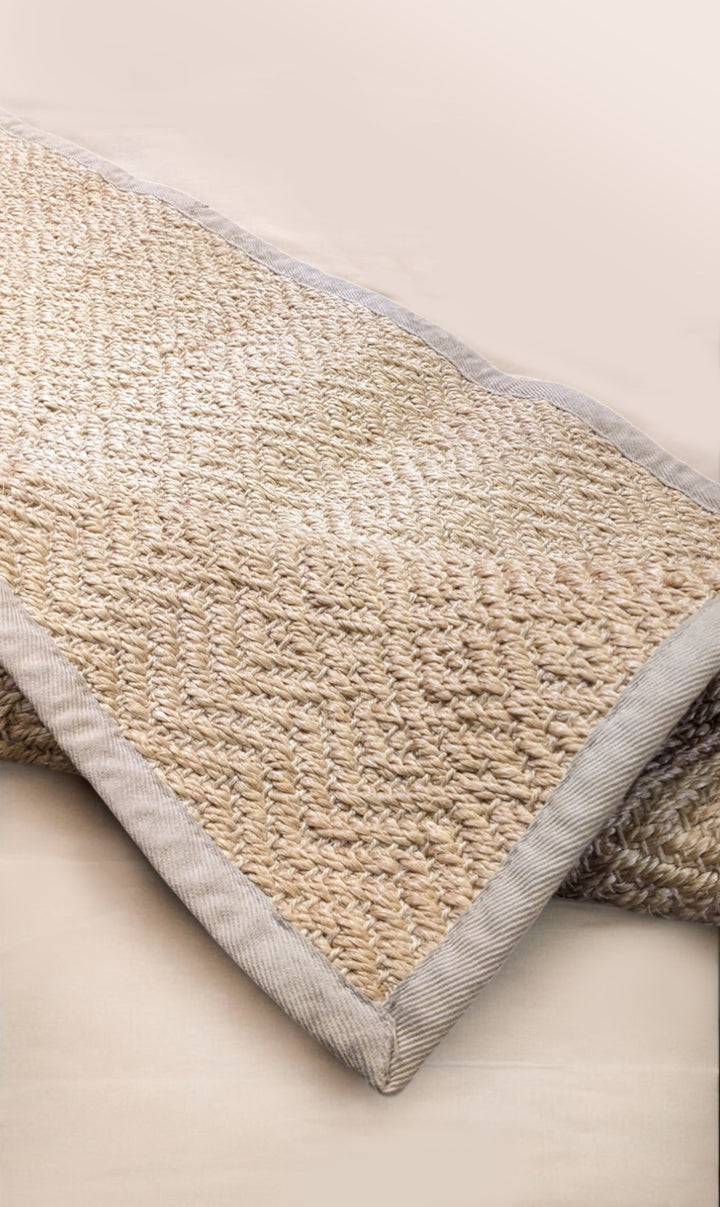 Braided Natural Jute Rug - Size: 4.9 x 2.7