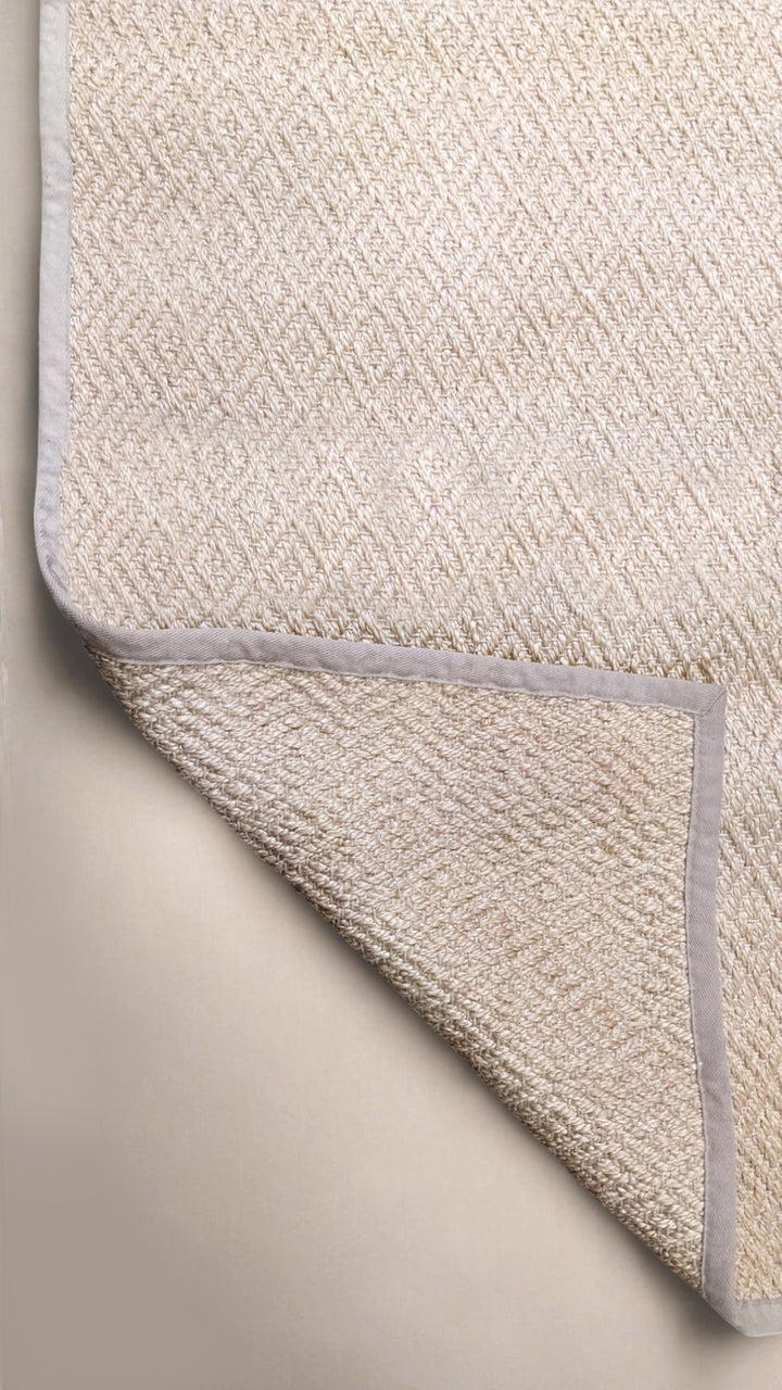 Braided Natural Jute Rug - Size: 4.9 x 2.7
