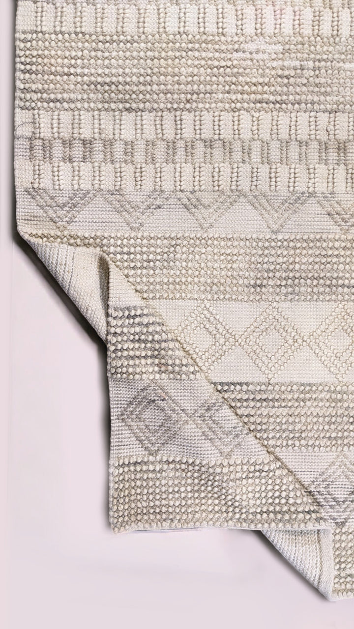 Umbra Modern Textured Wool Rug - Size: 9.7 x 7.6