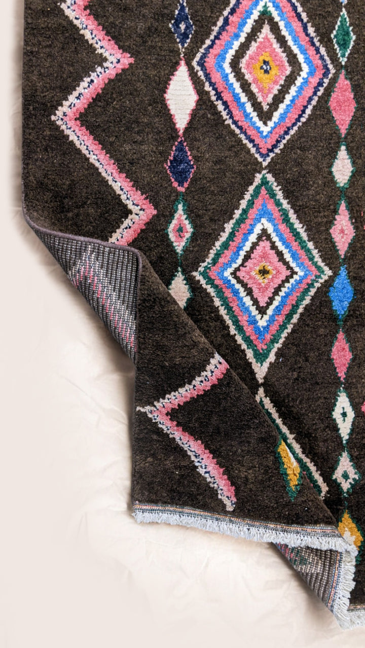 Moroccan Modern Rug - Size: 6.5 x 4