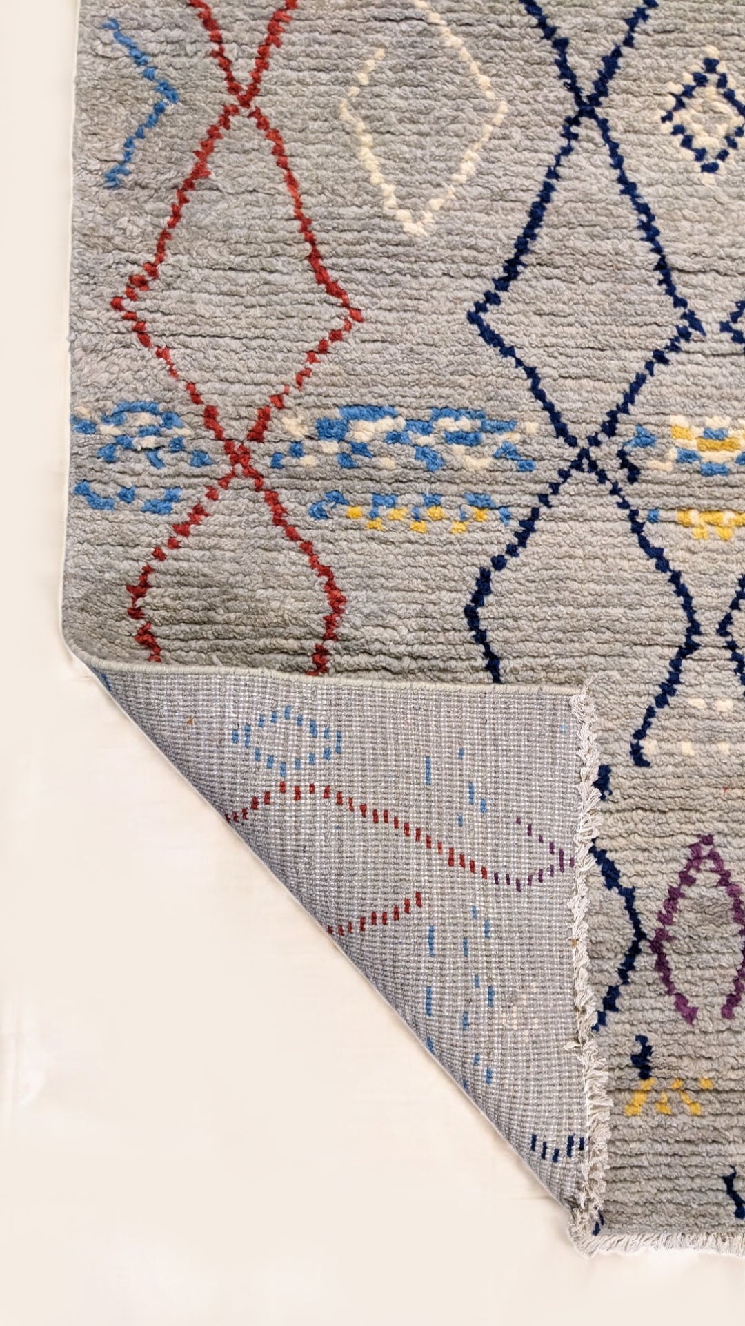 Moroccan Modern Rug - Size: 8 x 5.3